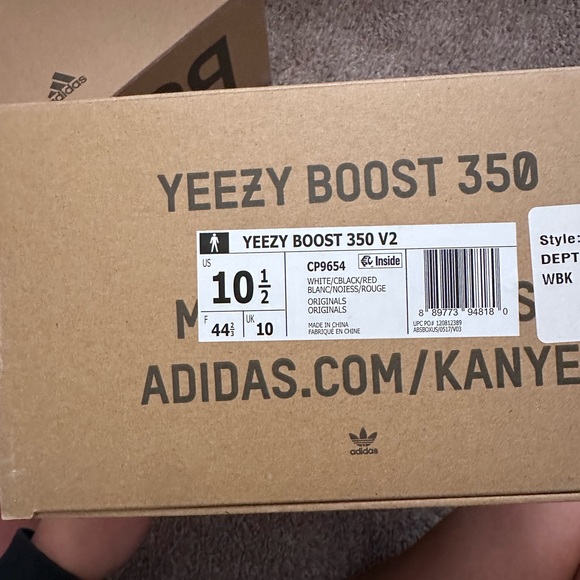 Yeezy 350 Boost V2 Zebras - Picture 8 of 8